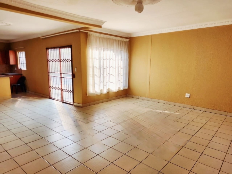 3 Bedroom Property for Sale in Geelhoutpark North West